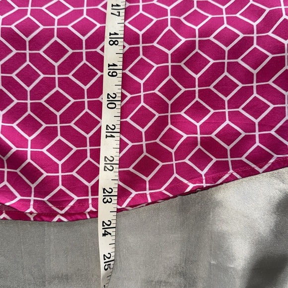 Crown & Ivy Boho Pink & Green Geo Print Popover Tunic Top Smocked V-neck Sz XS - Picture 7 of 14